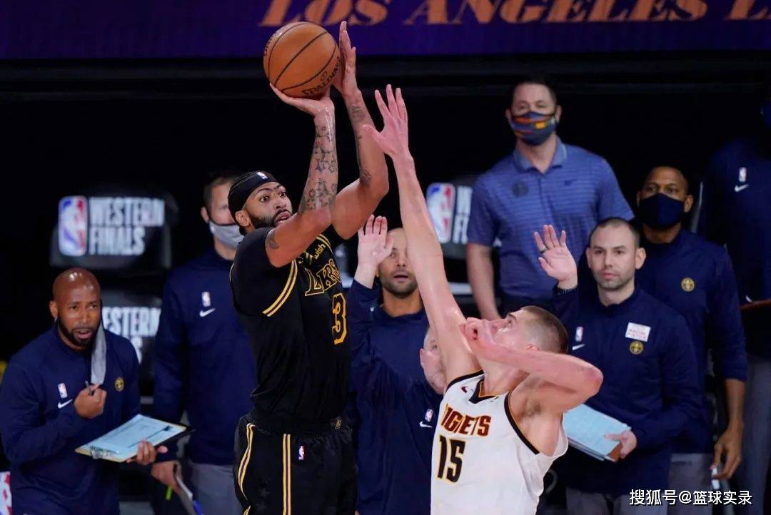  佛罗伦萨绝杀功臣当选月度MVP  